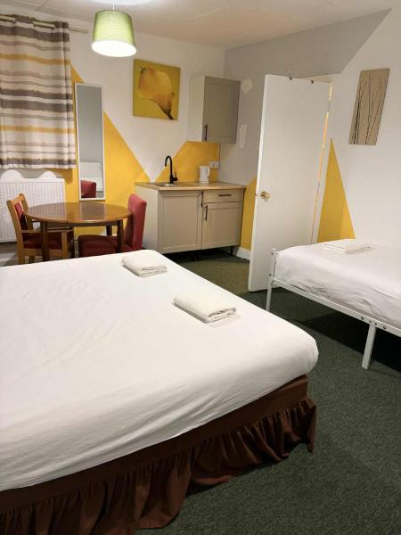 Ground Floor Studio Apartment in Gosport, Free Private Parking, Book Lejlighed Hampshire hoteller med parkering, Parkering