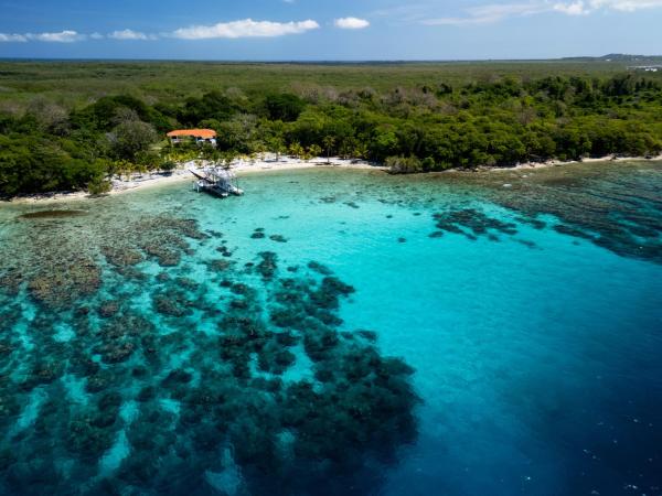 The Hacienda Beach Resort, Book  Utila hoteller med parkering, Parkering