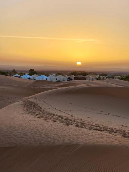 Desert Live Luxury Camp, Book  Merzouga 