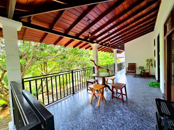 Forina Villa, Book  Walliwala East Matara