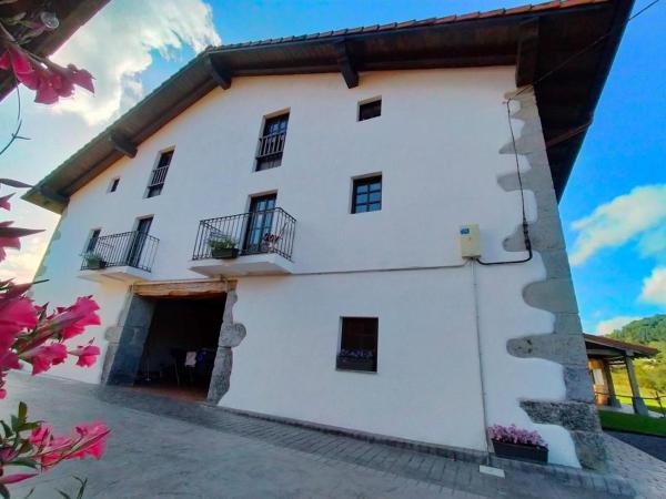Gautegiz Arteaga Alojamientos en Reserva de la Biosfera, Book  Isla Becoa Baskerlandet