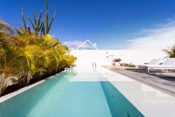 Villa Esperanza Costa Adeje, by Nivariahost, Book  Adeje 