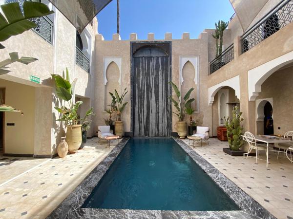 Riad Dar Couscous & SPA, Book  Marrakech-Tensift-Haouz hoteller med pool, Swimmingpool