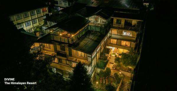 Divine Himalayan Resort, Darjeeling, Book  Darjeeling 