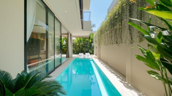 Loona Palm Villa Seseh by Villa Finder, Book  Cemagi hoteller med parkering, Parkering