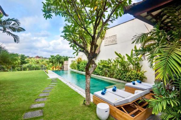 Balindra Lush Garden 6 BR Private Pool Villa, Book  Dalung hoteller med pool, Swimmingpool