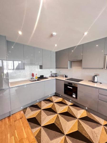 Lovely home, Book  Hoteller i London og omegn med parkering, Parkering