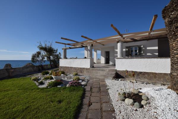 Villa Paola Caposuvero, Book  Gizzeria Calabrien