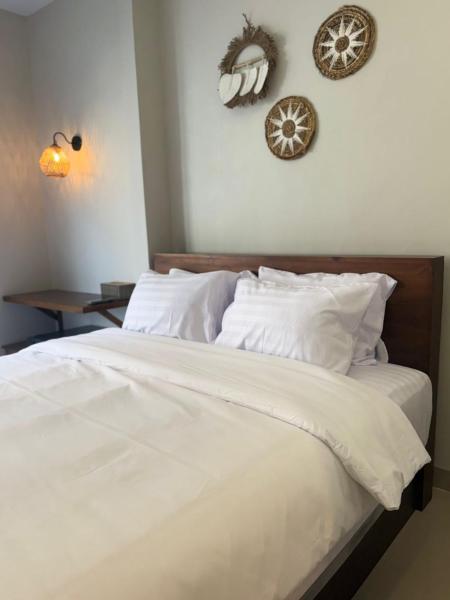 Flamboyant Guesthouse, Book  Seminyak Badung