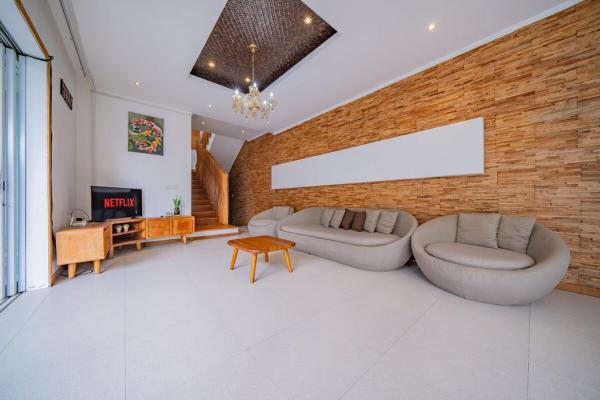 Acheta Villa Seminyak Bali - 3BR with private pool, Book  Kerobokan Kelod Badung