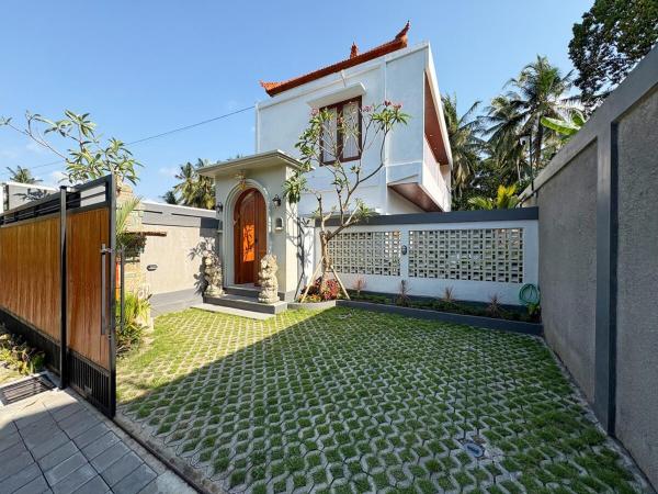 Tri Aura Villa - Jungle View 3 Bedroom in Ubud, Book  Ubud Gianyar