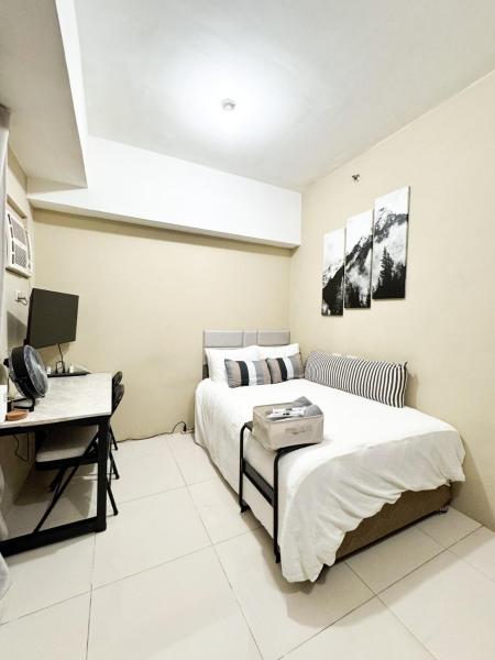 Convertible Double Studio in Salcedo Village, Book  Manila 