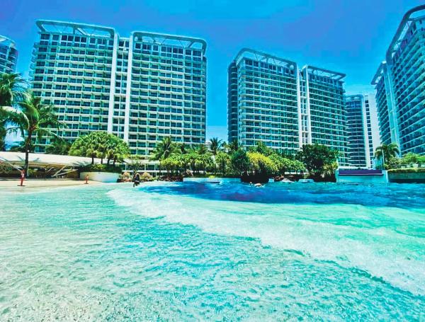 Celestial Shores Staycation at Azure Resort, Book  Luzon hoteller med parkering, Parkering