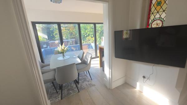 Superb luxury stay Croydon London, Book  5-stjernede hoteller i Merseyside, 5*