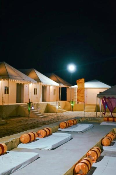 Dunes Villa Desert Camp, Book  Rajasthan hoteller med parkering, Parkering