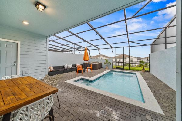 Luxurious 5BR Villa with Private Pool Near Disney World, Book  SPA-hoteller i Florida, SPA