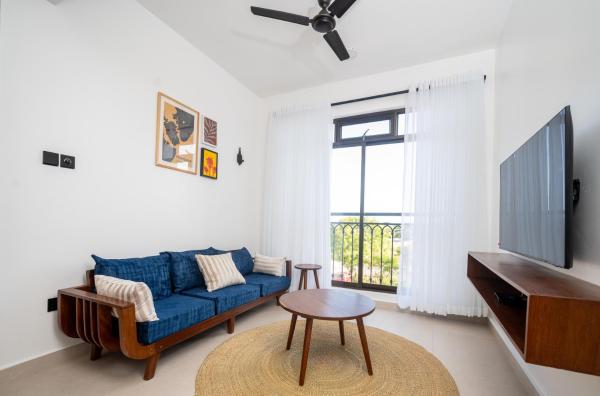 Valletta Homes- Modern 1BR, 5mins walk to Serena Beach, Book  Coast Region hoteller med parkering, Parkering