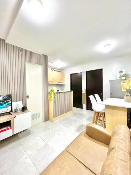 2 Bedroom Condo Fully-Furnished good for 5-6pax by Gerra at Urban Deca Homes Banilad, Book Hotel Mandaue Visayas