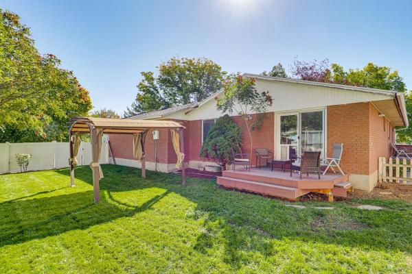 2 Mi to Gardner Village Family Gem with Fenced Yard, Book  West Jordan Salt Lake County