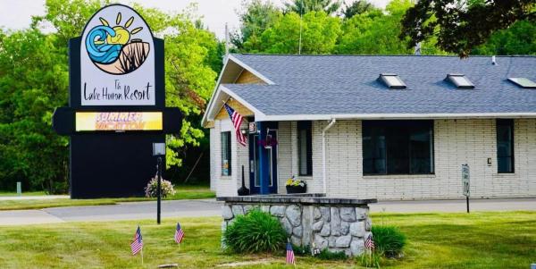 The Lake Huron Resort, Book  Oscoda Michigan