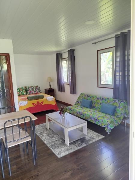 3R Lodge Bungalows, Book  Toanoano Tahiti