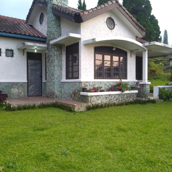 Villa Montana 2, Book  Cicadas West Java