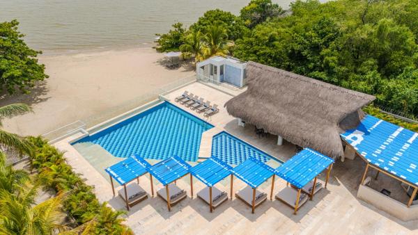 Casa Areia Frente Al Mar, Playa Privada, Book  Bolivar hoteller med pool, Swimmingpool