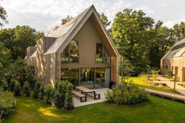 Woodz Lodges - Unwind in nature, Book   