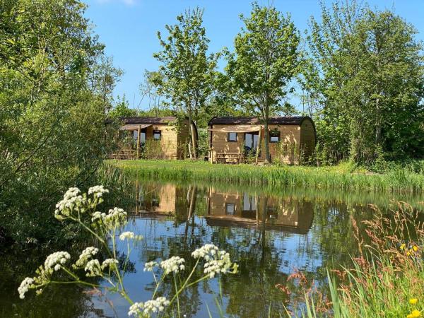 Aqua Lodge, Book  Petten 