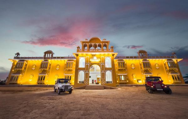 Shreeji Desert Resort, Book  Sam hoteller med parkering, Parkering