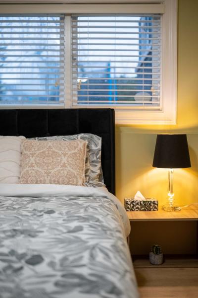 2BR Trafalgar Retreat near UBC & Pacific Spirit, Book  Vancouver Lower Mainland British Columbia