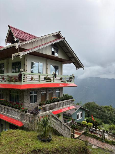 Mayalu Homestay, Book  Darjeeling 