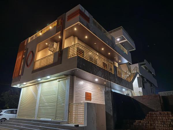 shankar guest house, Book  Bangalore hoteller med parkering, Parkering