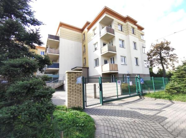 Motylowa Przystań, Book  Lodz hoteller med parkering, Parkering