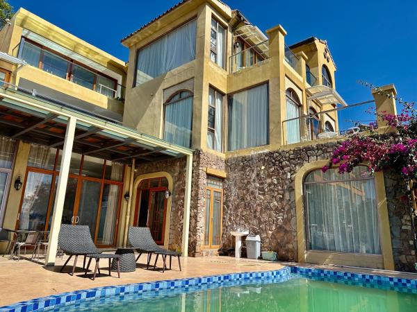 Dali Tanuki Fantasy Seaview Villa, Book  Yunnan hoteller med morgenmad, Morgenmad