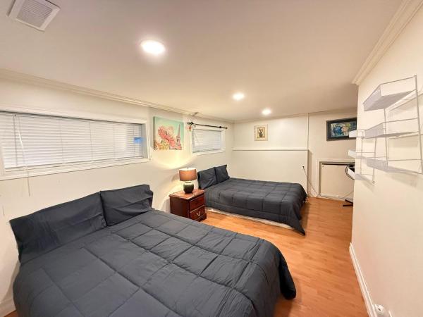 Downtown Central City Cozy Private 2 Bedroom Basement Suite - Independent Entry, Book  Surrey 