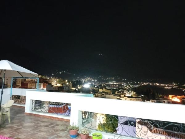 Dar Boukhari Luxury Stay, Book  Chefchaouen hoteller med parkering, Parkering