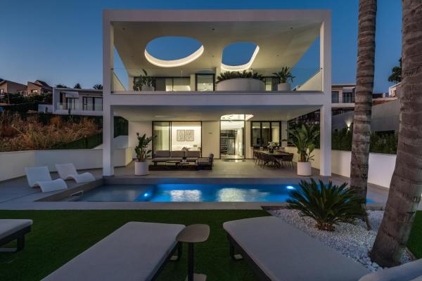 Villa Moderna Estepona, Book  Hoteller i Costa del Sol med pool, Swimmingpool