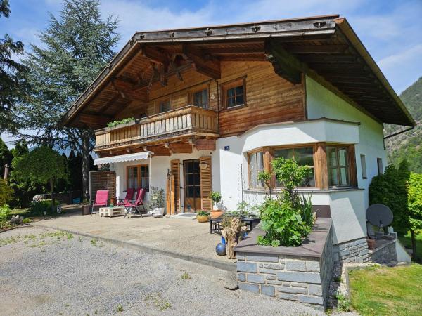 Ferienwohnungen Inka, Book  Hoteller i Tyrol med parkering, Parkering