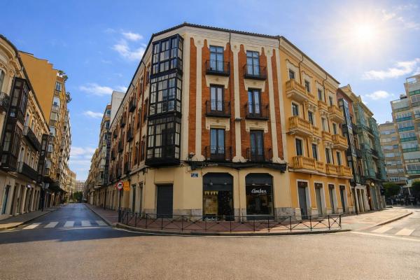 Ele GuestHouse Plaza de España, Book  Valladolid 