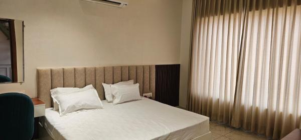 Hotel Sharanga, Book  Hisar Haryana