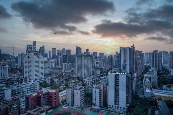 Echarm Hotel Guangzhou Gangding Huashi Subway Station Tianhe North Branch, Book  Guangdong hoteller med parkering, Parkering