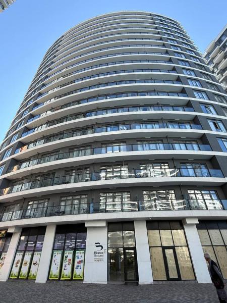 Rihlaa aprt E1212, Book  Itʼkhvisi hoteller med pool, Swimmingpool