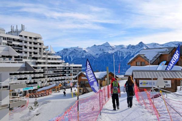 Résidence Franceloc PUY St Vincent, Book  Hoteller i Rhône-Alps med parkering, Parkering