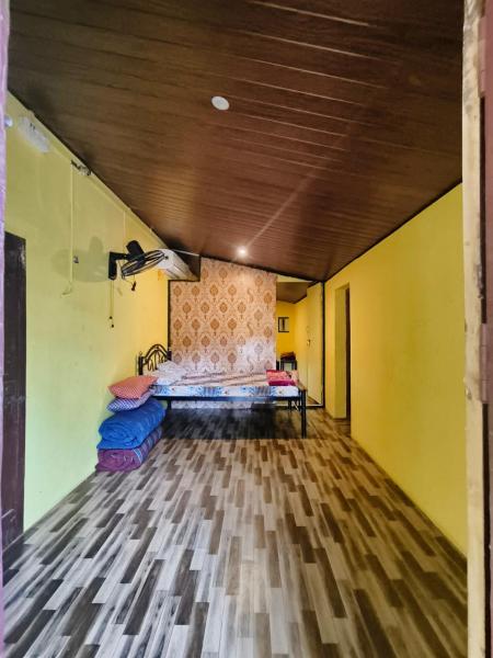 Geeta Home Stay, Book  Kāsarkod Bangalore