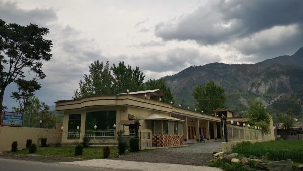 Breeze Inn Hotel & Restaurant, Book  Balochistan hoteller med parkering, Parkering