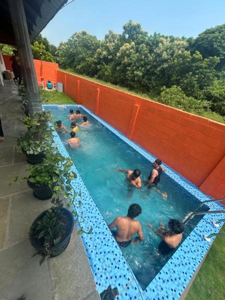 Stay Confo luxury Villa, Book  Hoteller i Tamil Nadu med pool, Swimmingpool