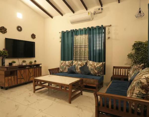Malhar Villa Alibag, Book  Hoteller i New Delhi med pool, Swimmingpool