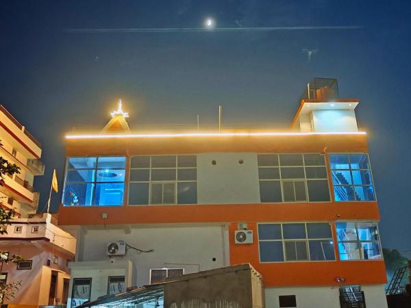 Hotel Yash Dham , Walking Distance To Ram mandir, Book  Hoteller i Ayodhya med pool, Swimmingpool