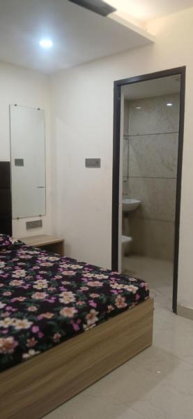 Arora golden guest house, Book  Amritsar Punjab